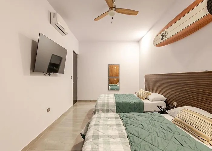 Luxury Overlooking The Arch Apartment